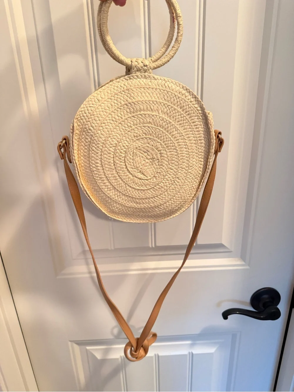 N/A stylish round